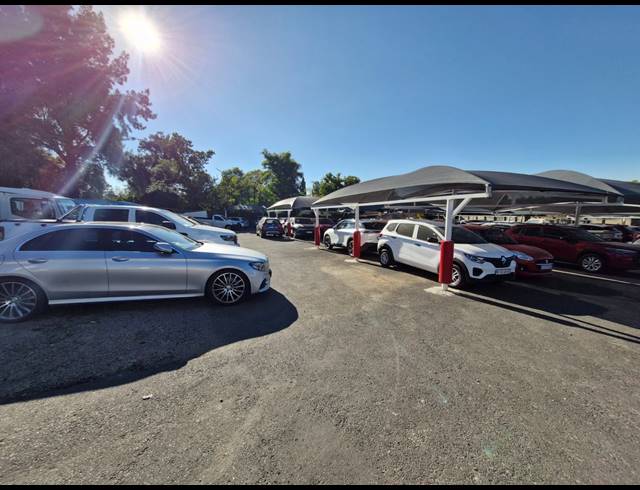 3,000M² SHOWROOM FOR SALE IN LYNDHURST